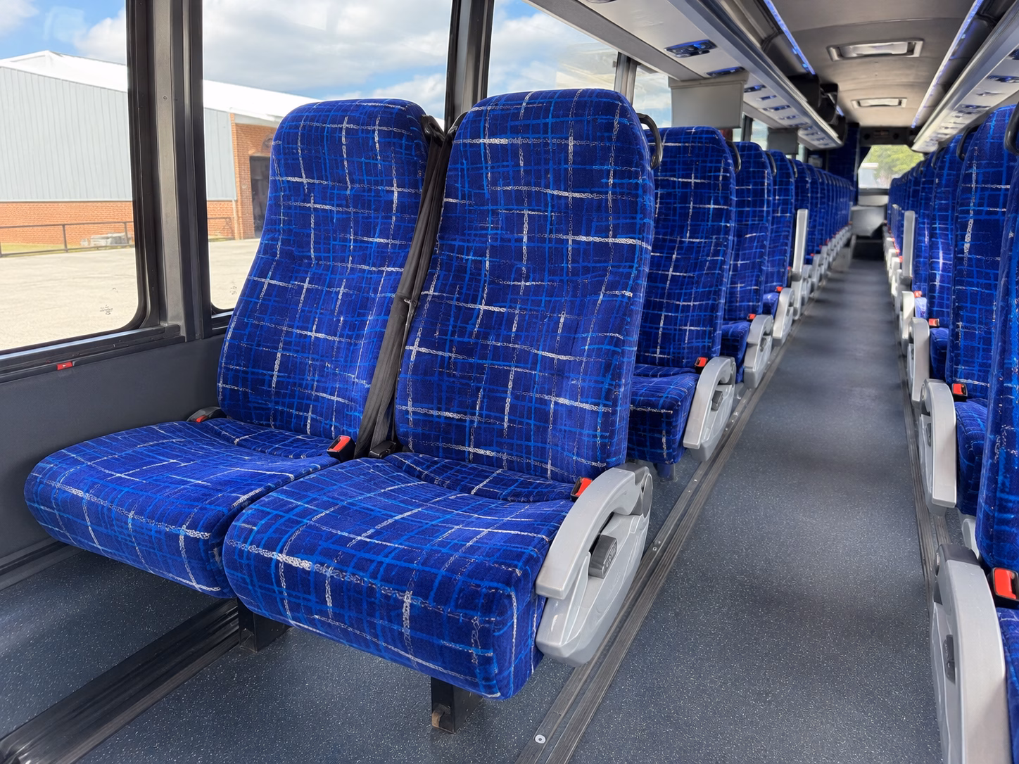 instant online bus rental quotes in thousand oaks