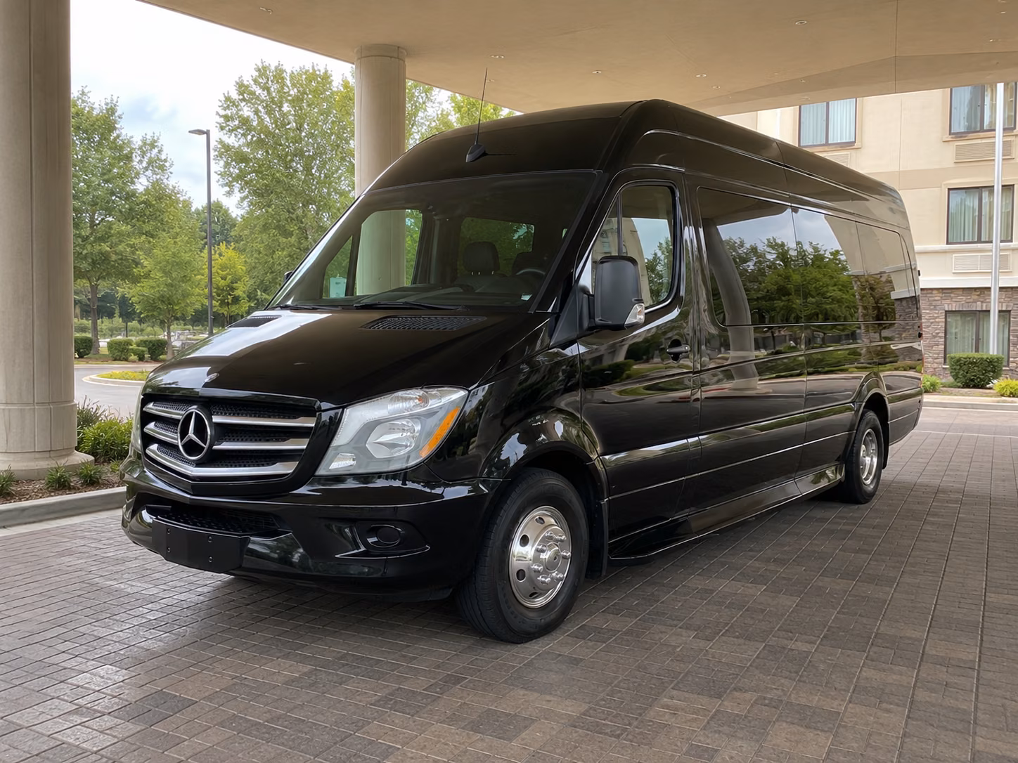 thousand oaks long distance transportation onboard seating